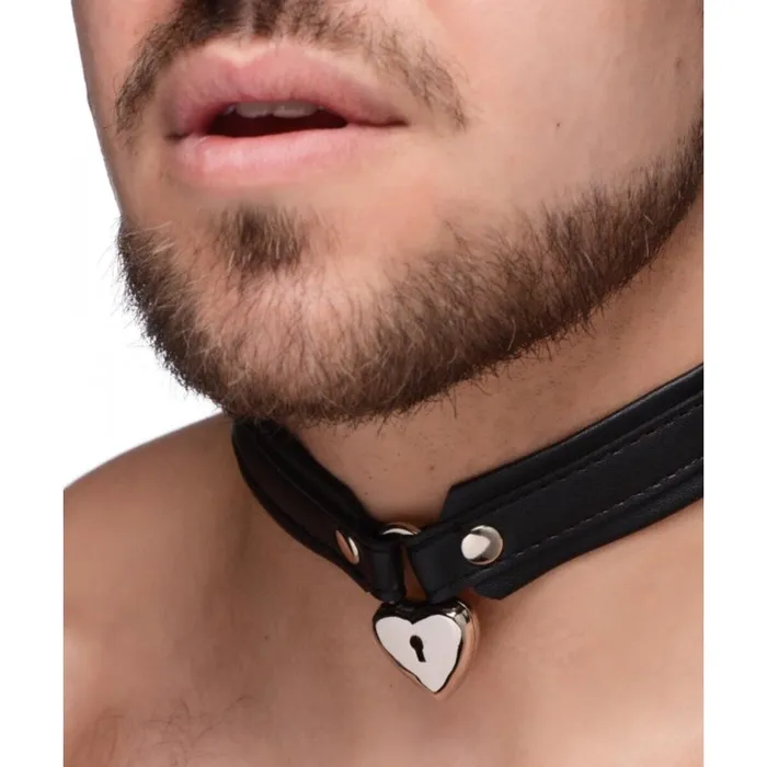 Strict Female Sex Toys Strict Locking Heart Collar with HeartShaped Lock Adjustable PU Leather 2 Keys Included